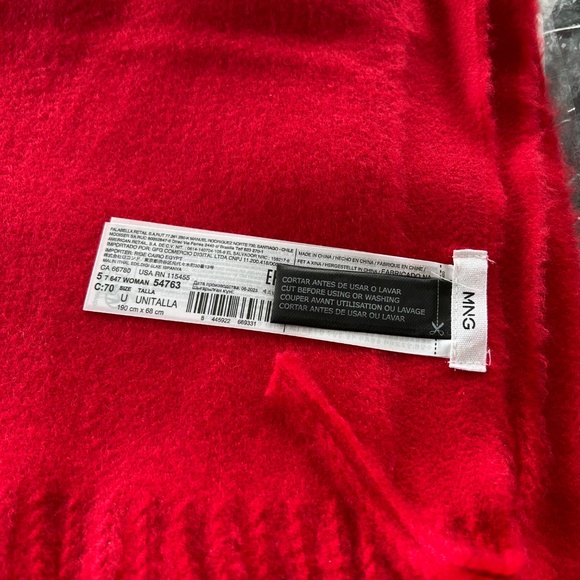 Soft Texture Fringed finish Scarf NWT - Picture 3 of 3